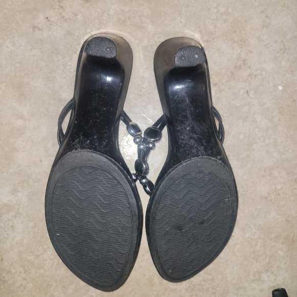 Sandals - Picture 2 of 3